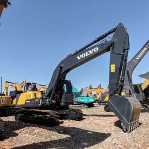 Used VOLVO EC210 Excavator 21ton for sale Robust Material Construction