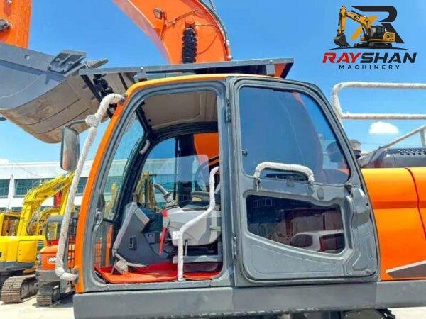 Used DOOSAN 225 Excavator 22ton for sale Durable Structural Design