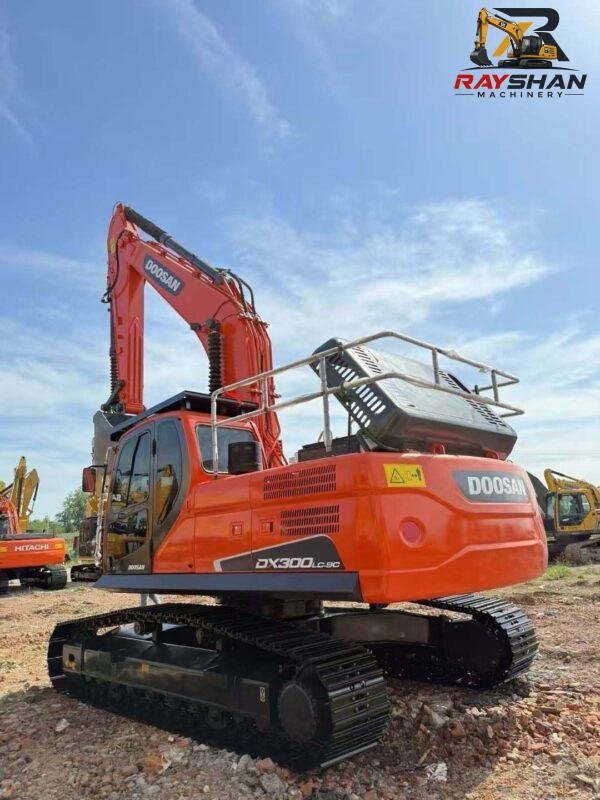 used doosan 300 (2)_1 Used DOOSAN 300 Excavator 30ton for sale Powerful Heavy-Load Output