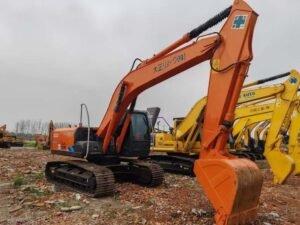 Used HITACHI ZX200 Excavator 20ton for sale High-Efficiency Hydraulic System