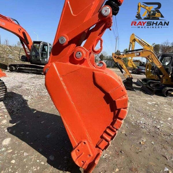used hitachi 200 (9) Used HITACHI ZX200 Excavator 20ton for sale Excellent Structural Durability