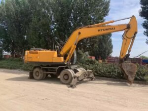 Used HYUNDAI 210-7 Excavator 21ton for sale Powerful Power Matching