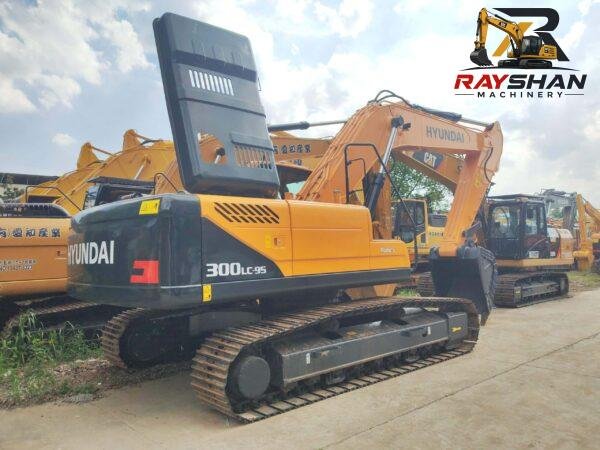 Used HYUNDAI ROBEX300LC Excavator 30ton for sale High Output Under Heavy Load