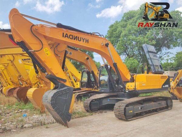 Used HYUNDAI ROBEX300LC Excavator 30ton for sale High Output Under Heavy Load