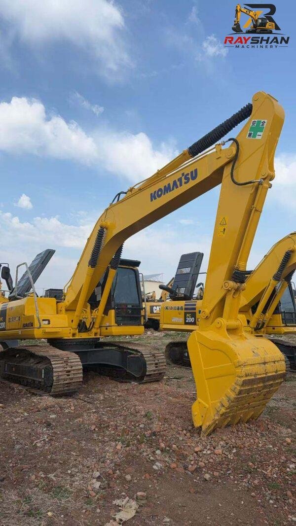 Used KOMATSU 200 Excavator 20ton for sale Precise Hydraulic Flow