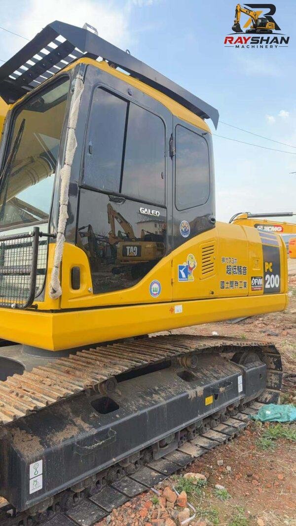 used komatsu 200 (5) Used KOMATSU 200 Excavator 20ton for sale Precise Hydraulic Flow