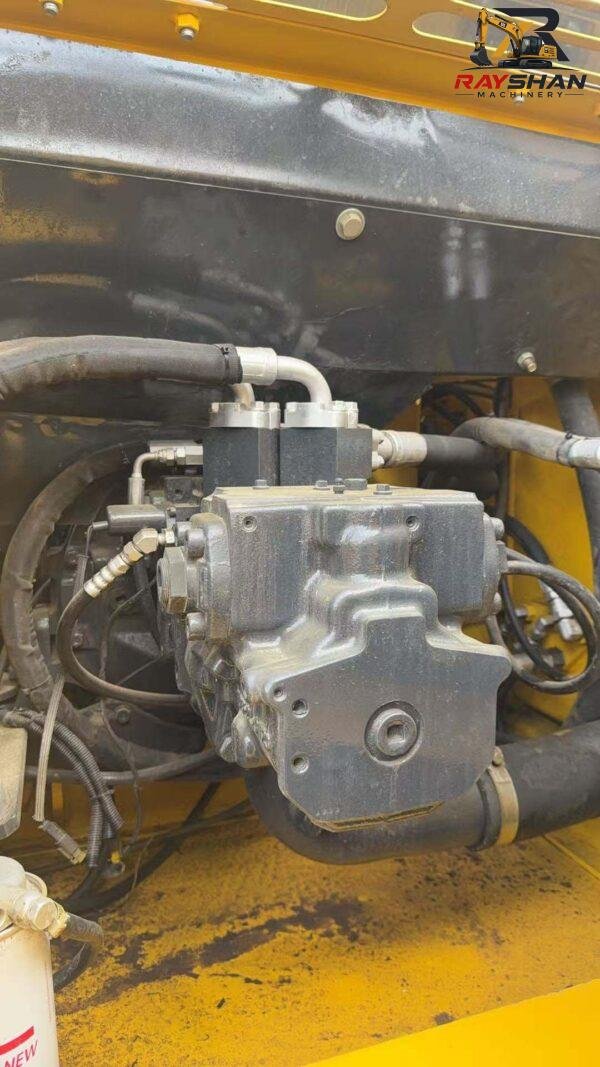 Used KOMATSU 200 Excavator 20ton for sale Precise Hydraulic Flow