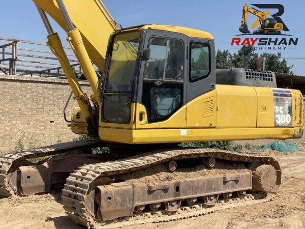 Used KOMATSU PC300 Excavator 30ton for sale Precise Hydraulic Flow