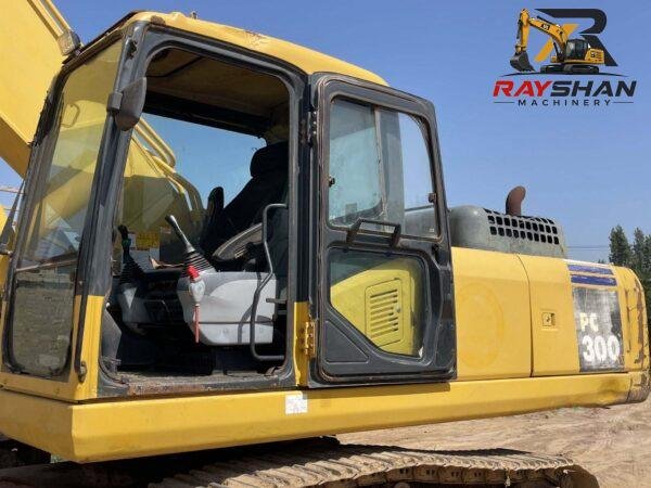 Used KOMATSU PC300 Excavator 30ton for sale Precise Hydraulic Flow