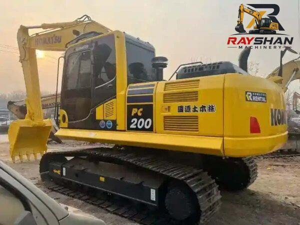 used-komatsu-PC200-excavator-5 (3) Used KOMATSU PC240 Excavator 24ton for sale Heavy-Duty Undercarriage