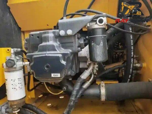 Used KOMATSU PC240 Excavator 24ton for sale Heavy-Duty Undercarriage