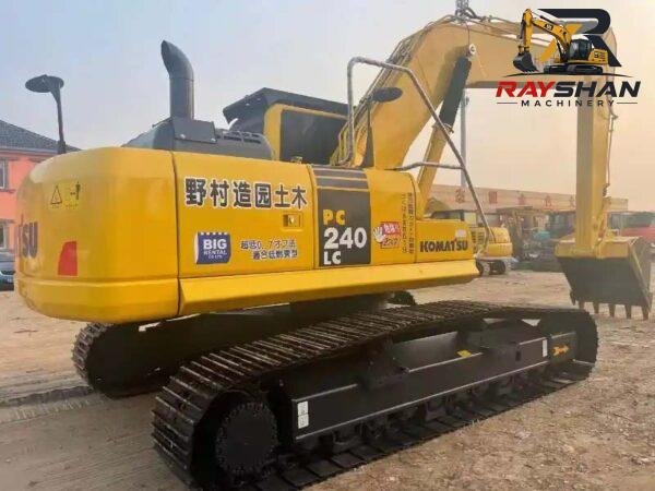 used-komatsu-pc240-used-excavatorjpeg (8) Used KOMATSU PC240 Excavator 24ton for sale Heavy-Duty Undercarriage