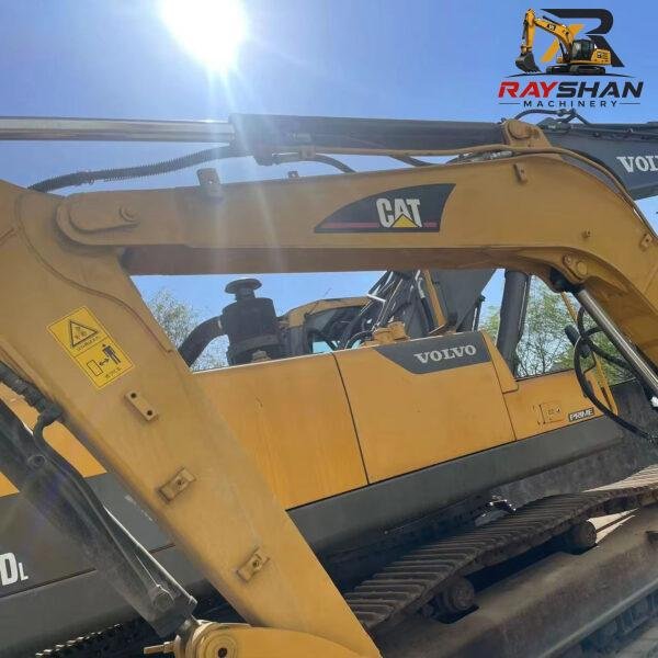 USED CAT 305SR (3) Used CAT 305SR Excavator 5ton for sale Short Radius Design