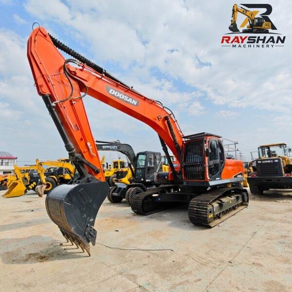Used DOOSAN DX300 Excavator 30ton for sale Robust High-Load Power Delivery