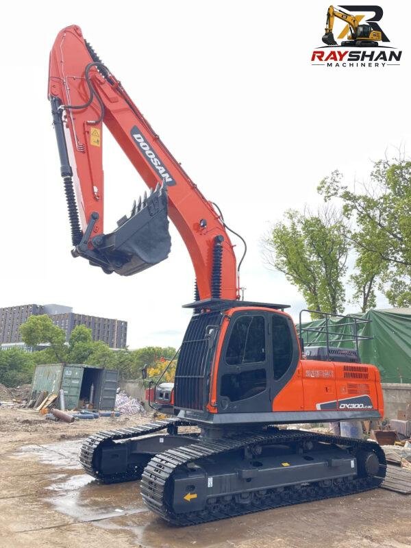Used DOOSAN DX300 Excavator 30ton for sale Robust High-Load Power Delivery