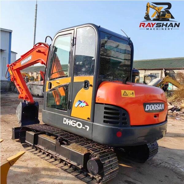 USED DOOSAN DX60 (4) Used DOOSAN DX60 Excavator 6ton for sale Efficient Hydraulic Response