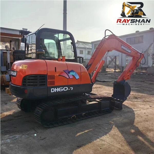 USED DOOSAN DX60 (5) Used DOOSAN DX60 Excavator 6ton for sale Efficient Hydraulic Response