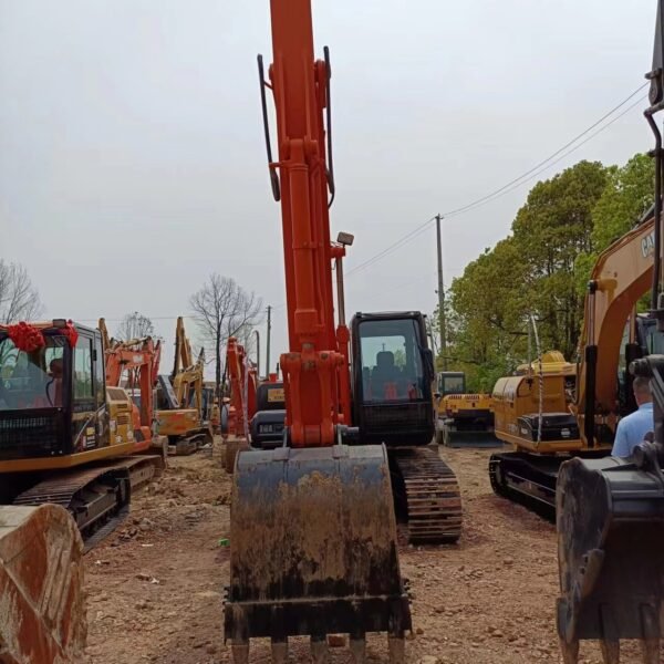 Used HITACHI EX200 Excavator 20ton for sale High-Standard Wear-Resistant Structure