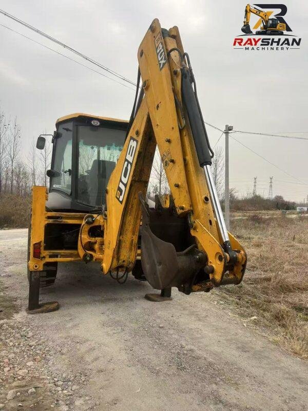Used JCB 4CX  8.3ton for sale smooth delicate control