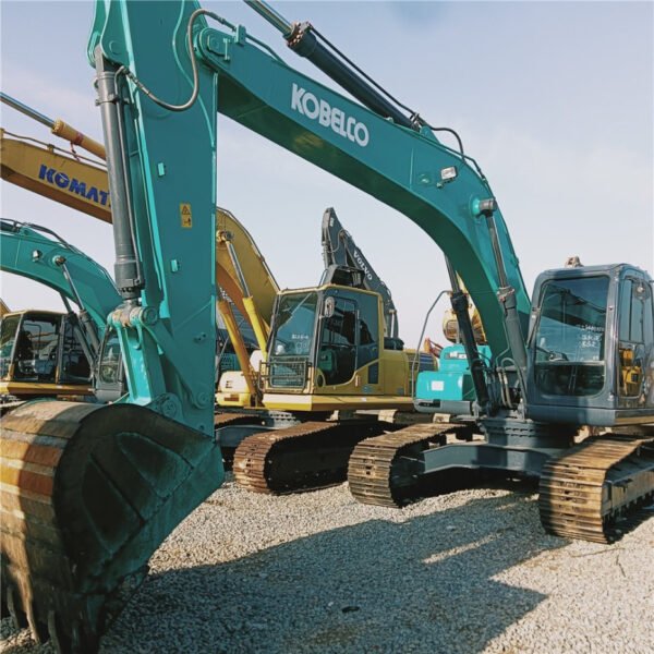 USED KOBELCO SK260 (2) Used KOBELCO SK260 Excavator 26ton for sale High-Durability Structure