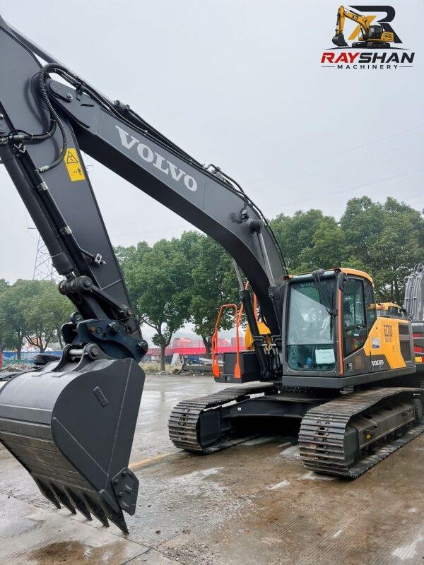 Used VOLVO EC210D Excavator 30ton for sale Extremely Stable Digging Performance